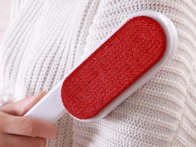 Cepillo quitapelusa doble con mango madera 